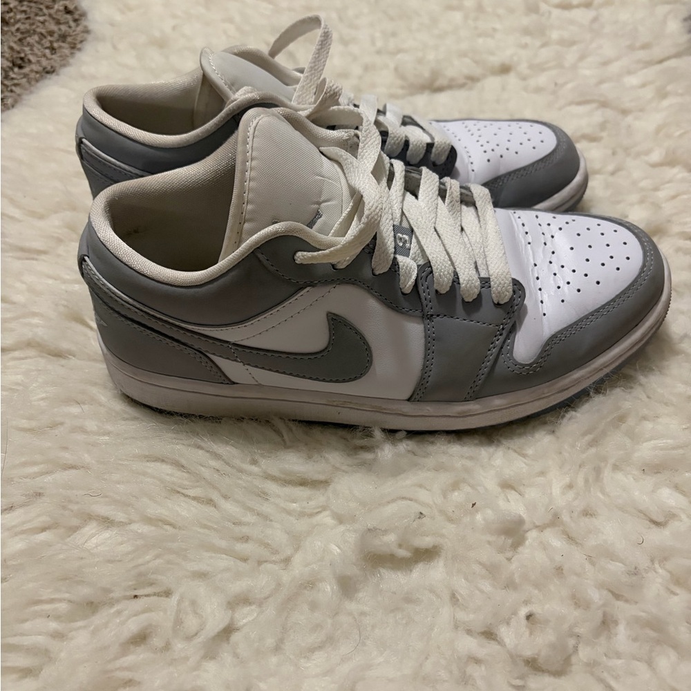 Nike Jordans Classic Gray and White Low-Tops